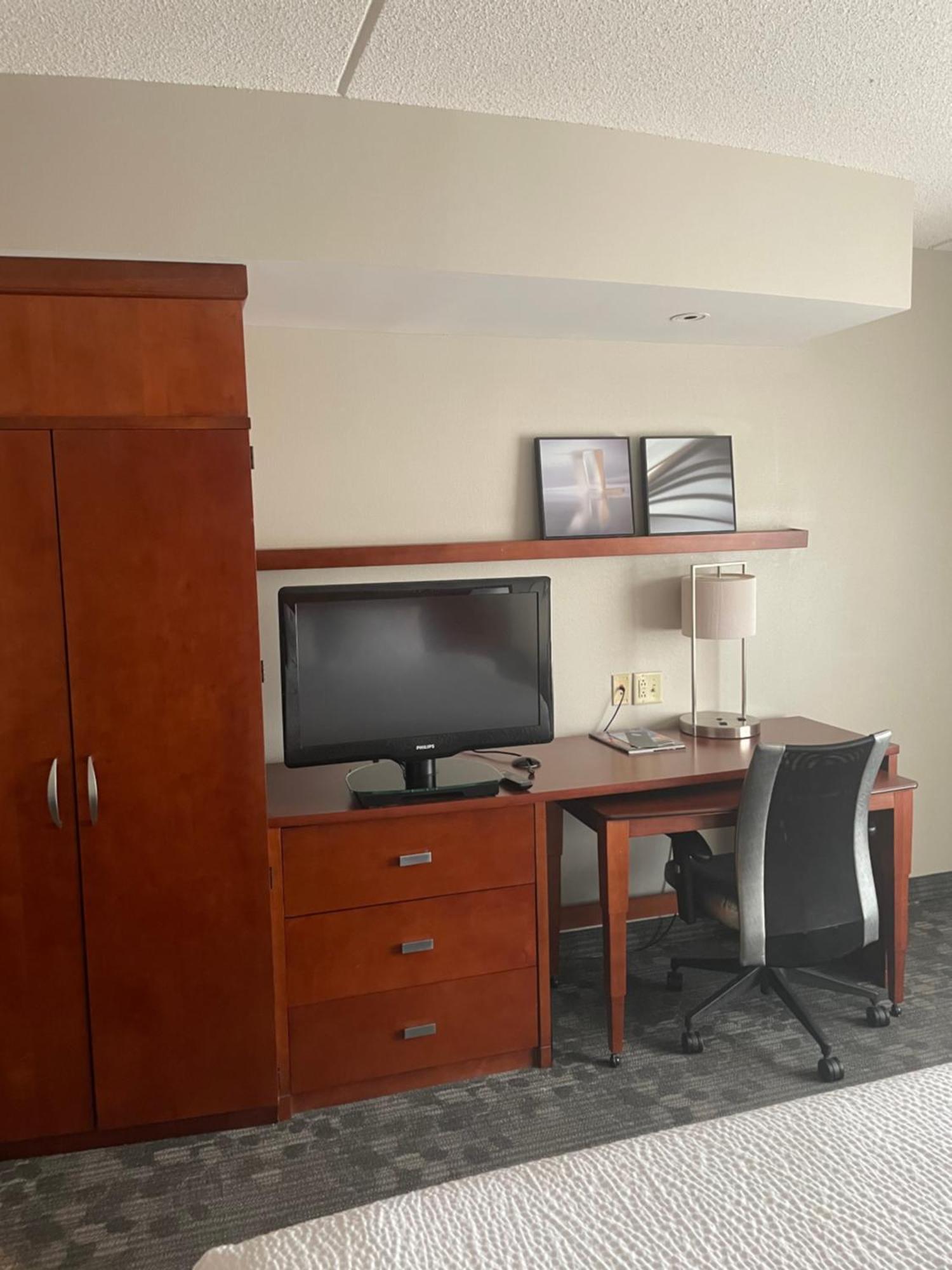Courtyard By Marriott Hotel