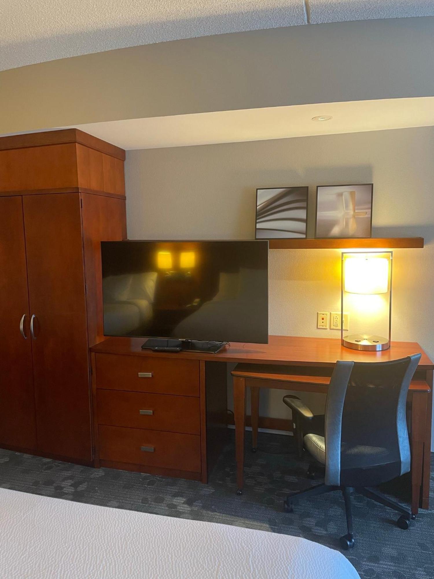 Hotel Courtyard By Marriott 3*