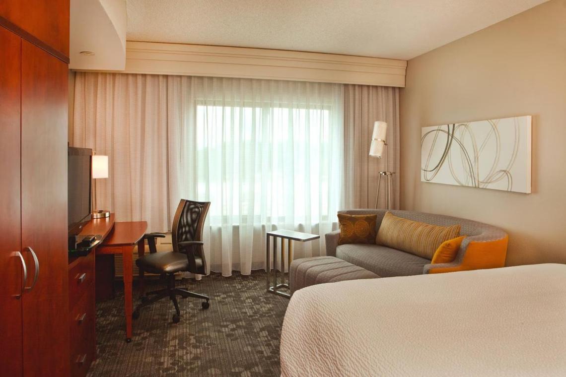 Hotel Courtyard By Marriott