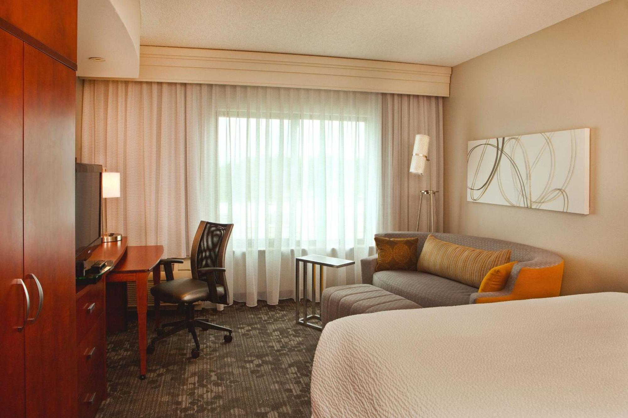 Hotel Courtyard By Marriott 3*