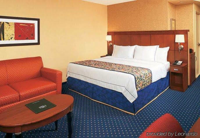 Courtyard By Marriott Hotel